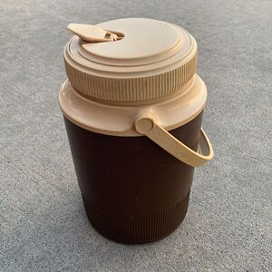 Vintage 1/2 gallon Gott Cooler, Made in USA, classic cooler‎